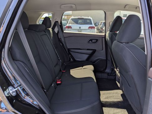 Used 2023 Nissan Rogue S AWD/4WD image 32