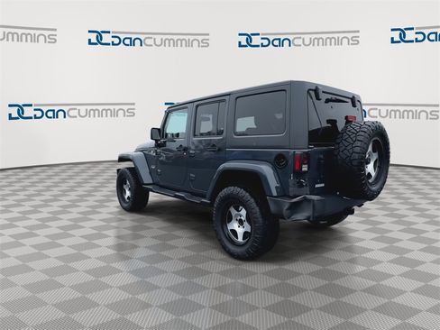 Used 2016 Jeep Wrangler Unlimited Sahara w/ Connectivity Group image 7