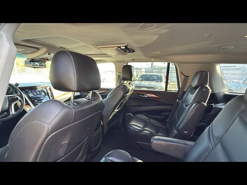 Used 2018 Cadillac Escalade Luxury image 27
