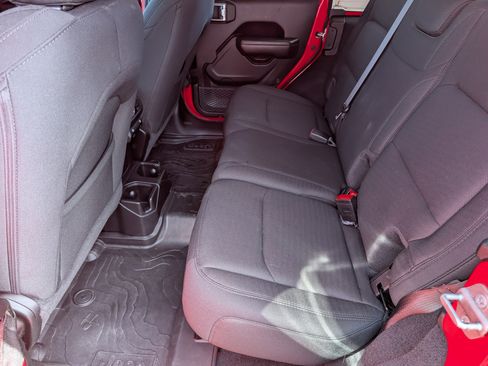 Used 2020 Jeep Wrangler Unlimited Sport image 27