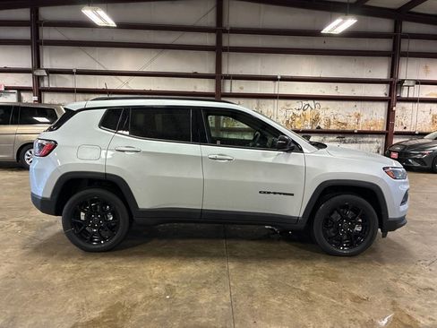 New 2025 Jeep Compass Latitude w/ Sun & Sound Group AWD/4WD image 7