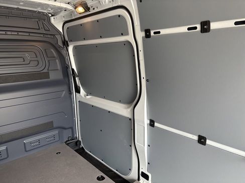 Used 2024 Mercedes-Benz Sprinter 2500 image 16