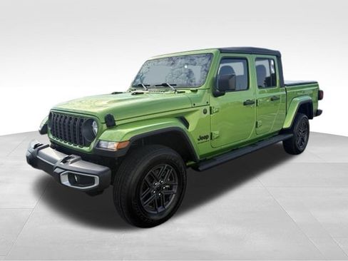 Used 2025 Jeep Gladiator Sport AWD/4WD image 10