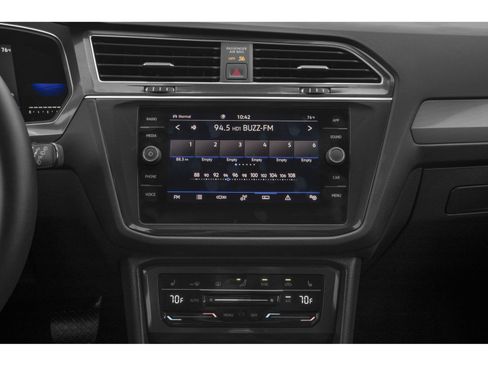 Used 2022 Volkswagen Tiguan SE w/ Panoramic Sunroof Package AWD/4WD image 7