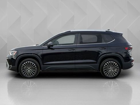 Used 2025 Volkswagen Taos SE FWD image 8