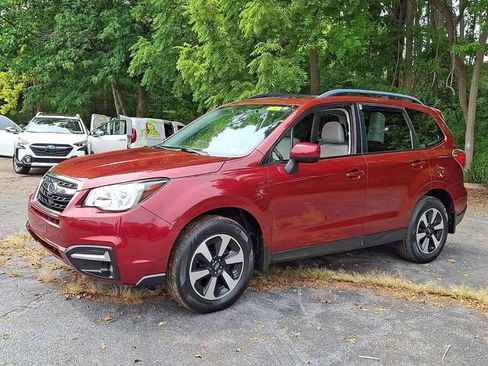 Used 2017 Subaru Forester 2.5i Premium AWD/4WD image 5