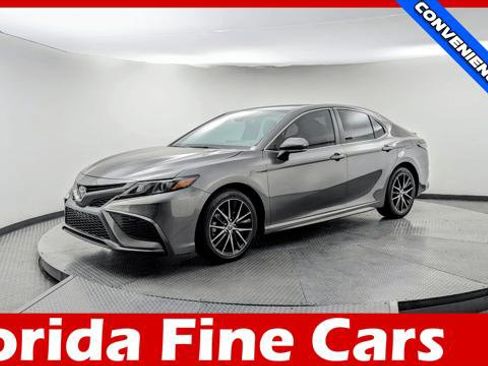 Used 2024 Toyota Camry SE w/ Convenience Package image 1