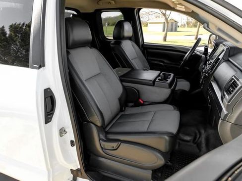 Used 2021 Nissan Titan S RWD image 35