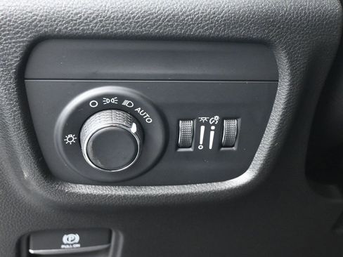 New 2025 Jeep Grand Cherokee Laredo w/ Luxury Tech Group I image 21