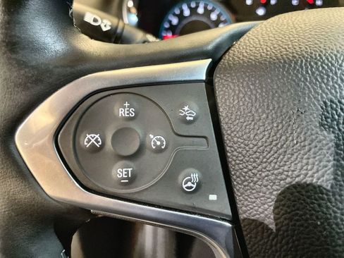 Used 2023 Chevrolet Traverse LT image 17