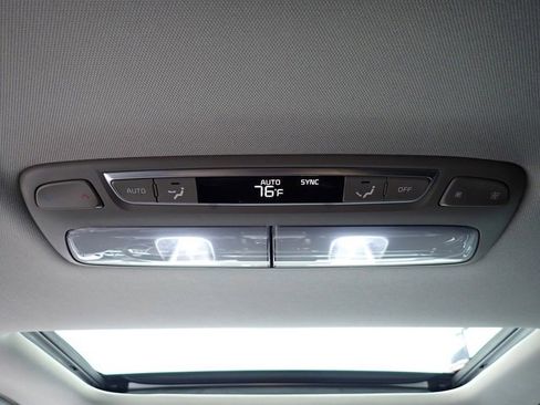 Used 2022 Kia Telluride S image 19