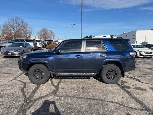 Used 2022 Toyota 4Runner SR5 Premium image 2