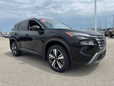 Used 2025 Nissan Rogue SL w/ Tech Package AWD/4WD image 10