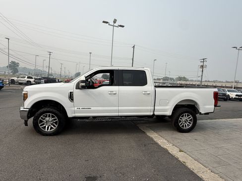 Used 2018 Ford F250 Lariat w/ Lariat Ultimate Package AWD/4WD image 6
