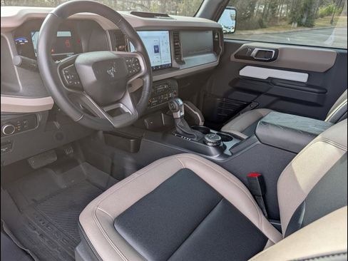 Used 2024 Ford Bronco Big Bend image 8