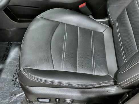 Used 2024 GMC Terrain Denali w/ Denali Premium Package AWD/4WD image 19