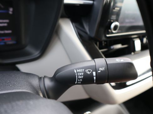 Used 2022 Toyota Corolla LE FWD image 22