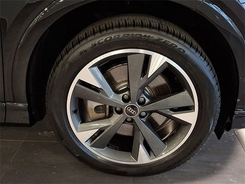 Used 2023 Audi Q4 e-tron Premium Plus image 7