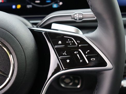 New 2026 Mercedes-Benz GLS 450 4MATIC image 32