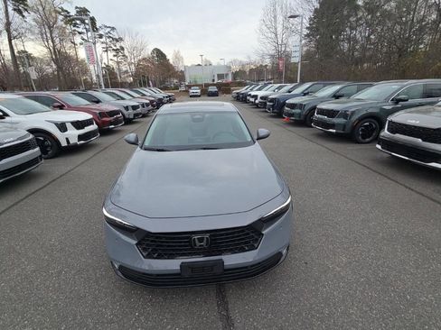 Used 2025 Honda Accord Touring image 3