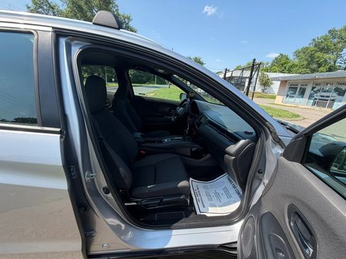 Used 2019 Honda HR-V Sport image 13