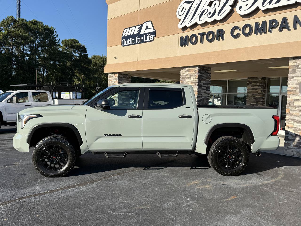 Used 2024 Toyota Tundra SR5 w/ SR5 Convenience Package AWD/4WD image 2