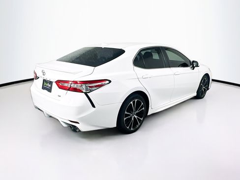 Used 2020 Toyota Camry SE FWD image 9