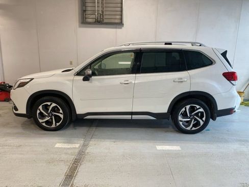 Used 2023 Subaru Forester Touring image 9