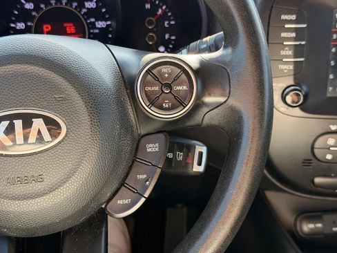 Used 2018 Kia Soul + FWD image 33