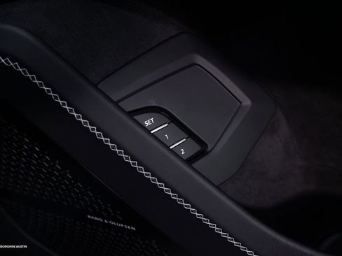 Used 2025 Lamborghini Urus SE image 51