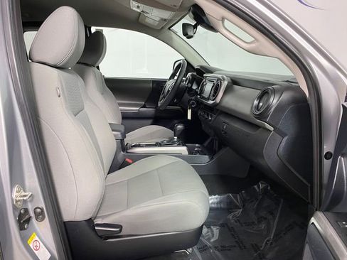 Used 2018 Toyota Tacoma SR5 image 8