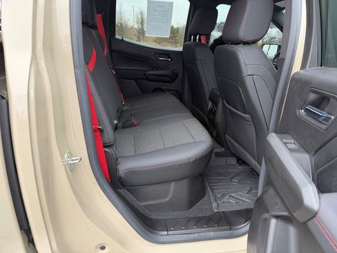 Used 2023 Chevrolet Colorado Z71 w/ Z71 Convenience Package 2 image 27