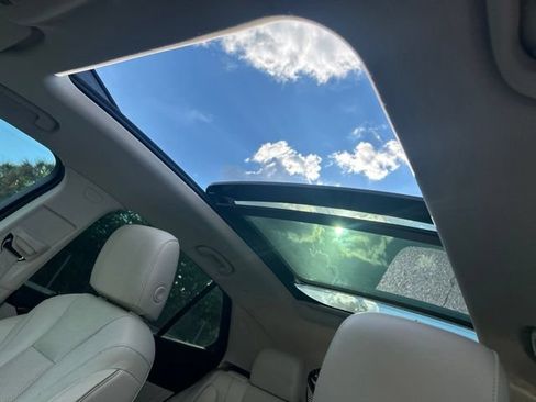 Used 2021 Buick Envision Essence FWD image 20