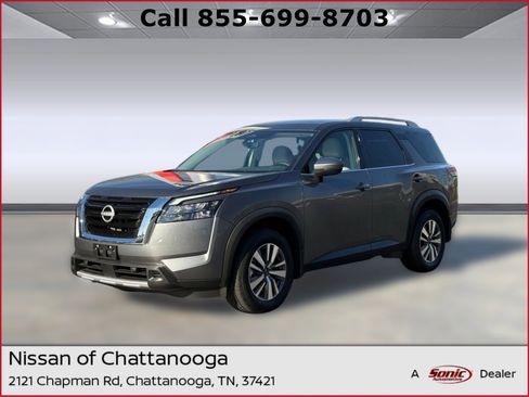 New 2025 Nissan Pathfinder SL image 1