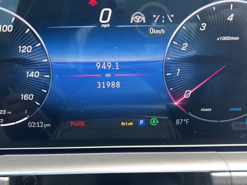 Used 2025 Mercedes-Benz GLS 450 4MATIC image 12