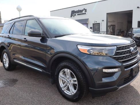 Used 2023 Ford Explorer XLT w/ Equipment Group 202A AWD/4WD image 2
