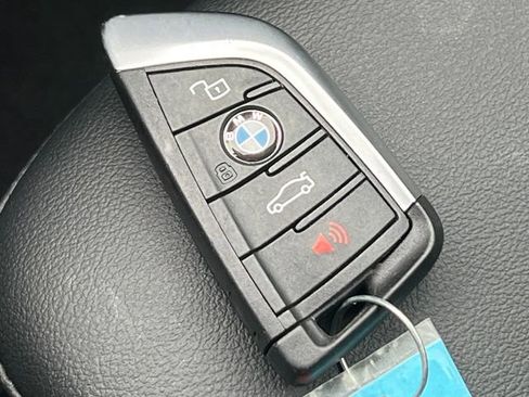 Used 2025 BMW 330i xDrive Sedan AWD/4WD image 39