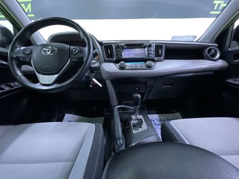 Used 2018 Toyota RAV4 XLE AWD/4WD image 18