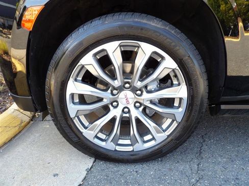 Used 2021 GMC Yukon XL Denali w/ Denali Premium Package image 36