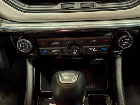 Used 2022 Jeep Compass Limited image 21