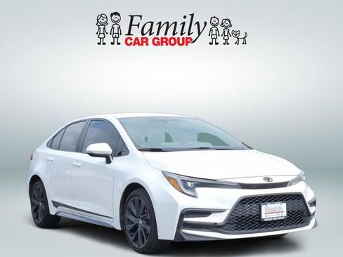 Certified 2024 Toyota Corolla SE FWD image 2