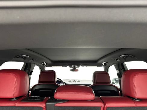 Used 2022 Porsche Cayenne w/ Premium Package AWD/4WD image 69