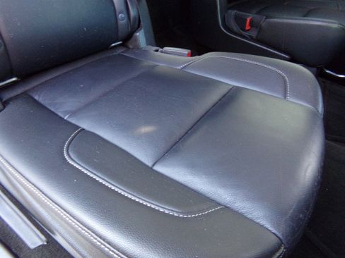 Used 2016 Chevrolet Suburban LT image 39