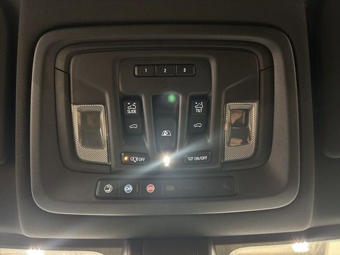 Used 2022 Chevrolet Silverado 3500 High Country w/ Z71 Off-Road Package AWD/4WD image 27