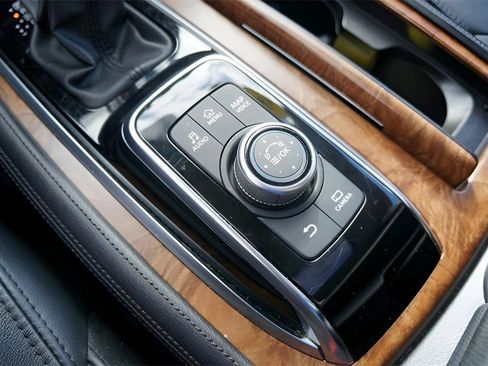 Used 2023 Nissan Armada SL w/ Captain's Chairs Package image 31