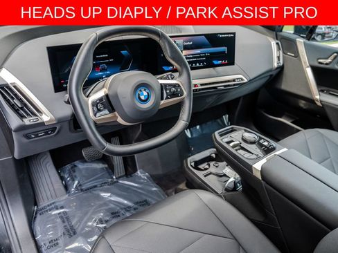 Used 2024 BMW iX xDrive50 w/ Premium Package AWD/4WD image 4