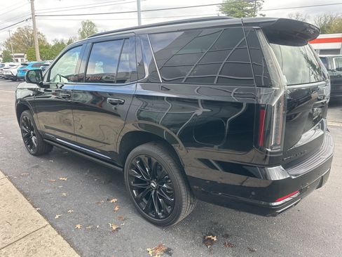Used 2026 Cadillac Escalade Platinum Sport w/ LPO, ONYX Package AWD/4WD image 33