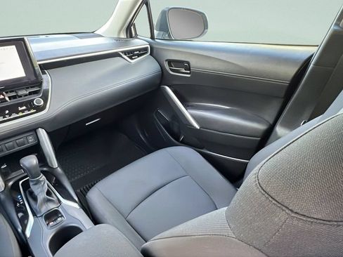 Used 2024 Toyota Corolla Cross LE FWD image 13