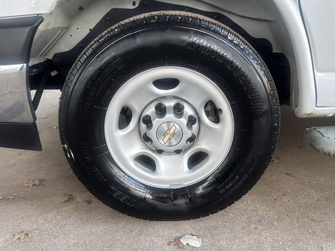 Used 2024 Chevrolet Express 2500 w/ Driver Convenience Package image 49