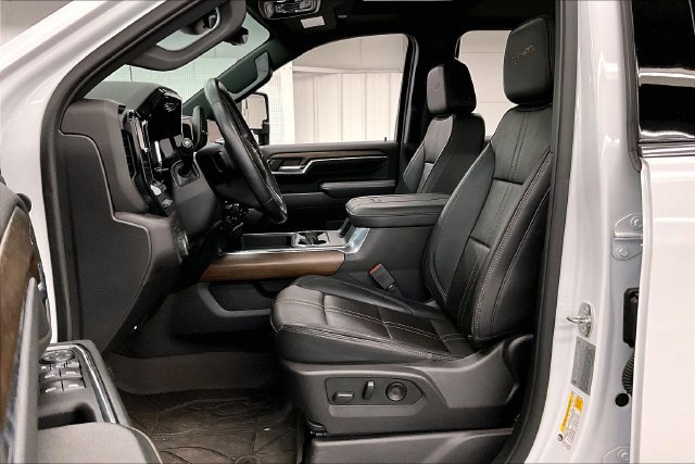 Used 2024 Chevrolet Silverado 3500 High Country w/ High Country Premium Package AWD/4WD image 25